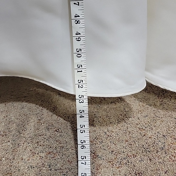 Elegant White Pleated Dress - Picture 12 of 16